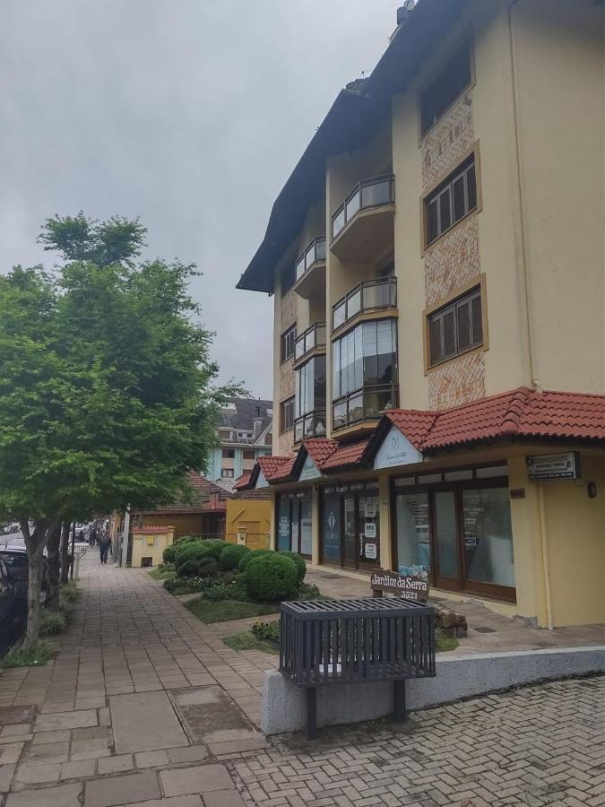 Apartamento Ensolarado No Centro De Gramado Appartement Buitenkant foto