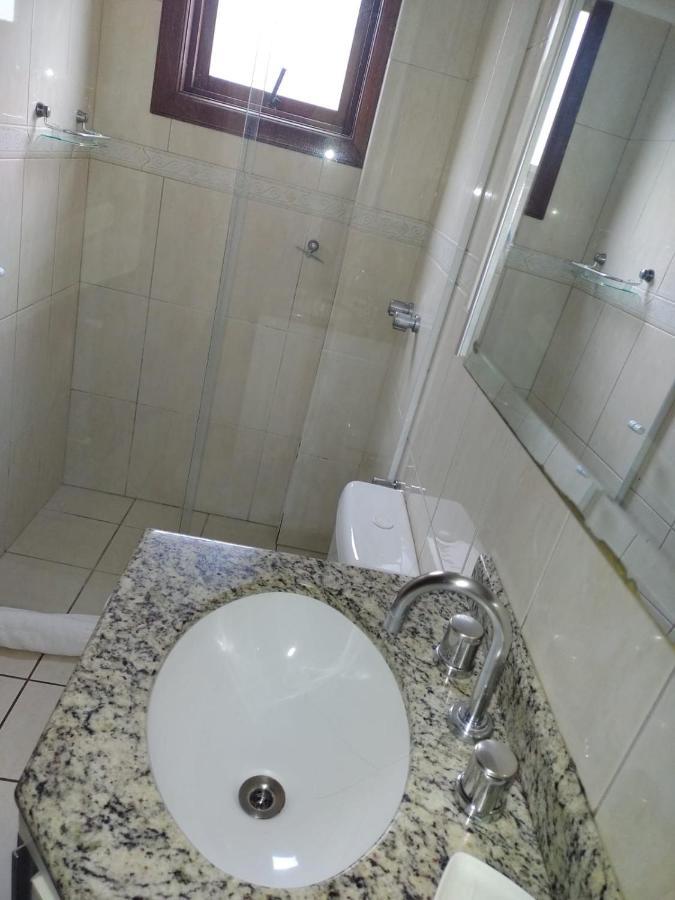 Apartamento Ensolarado No Centro De Gramado Appartement Buitenkant foto