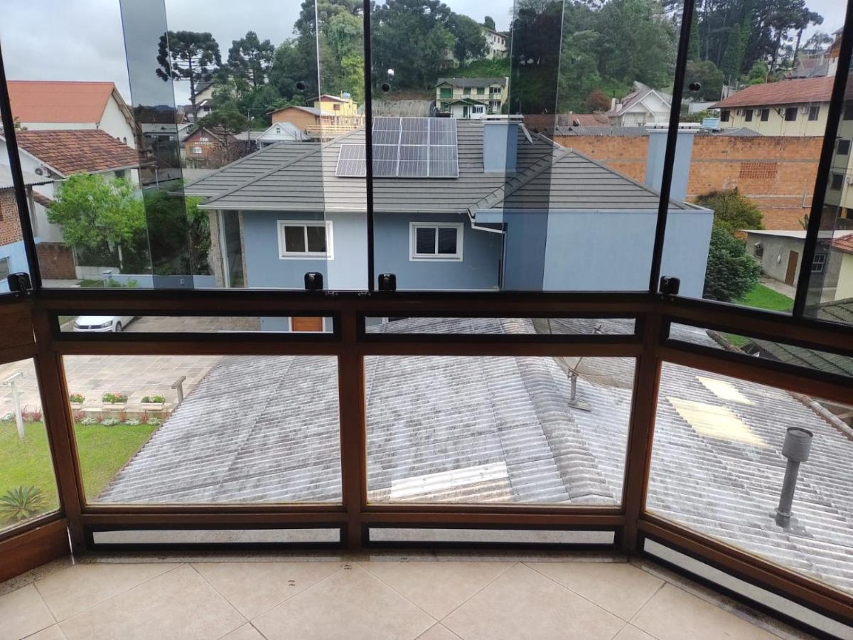 Apartamento Ensolarado No Centro De Gramado Appartement Buitenkant foto